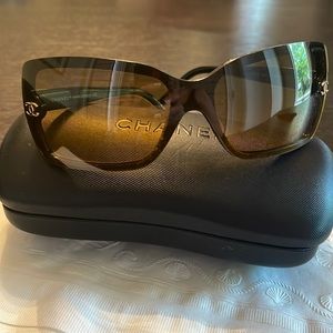 Chanel 5065 c 501/18 120 Brown/Golden Women Sunglasses, Made in Italy CC logo